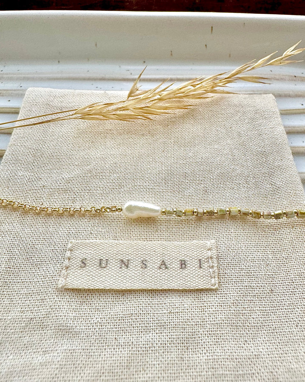 SUNSABI BEING bracelet with freshwater Biwa pearl, Miyuki beads and gold-filled rollo chain
